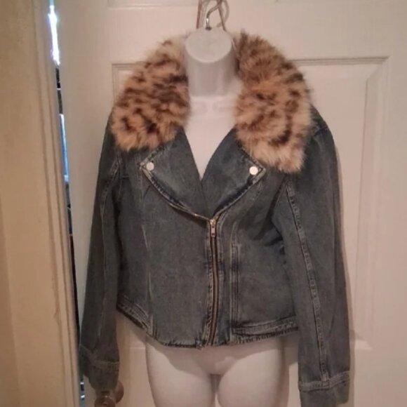 Jessica Simpson Denim  Jacket with Fur Collar M 🆕⌚📦🏃💨🚚 - Picture 1 of 6